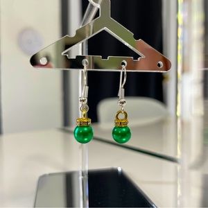 Green bead earrings! 🎄